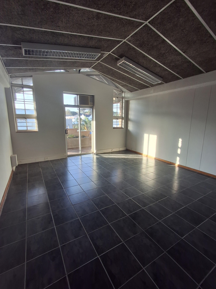 To Let Commercial Property for Rent in Vincent Eastern Cape